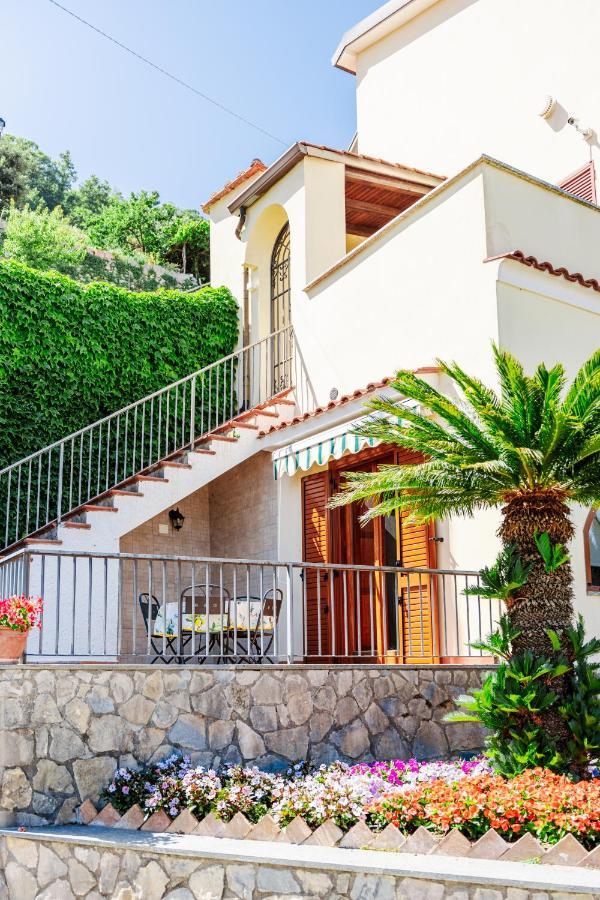 Appartamento Anna In Villa Laura Scala Exterior photo